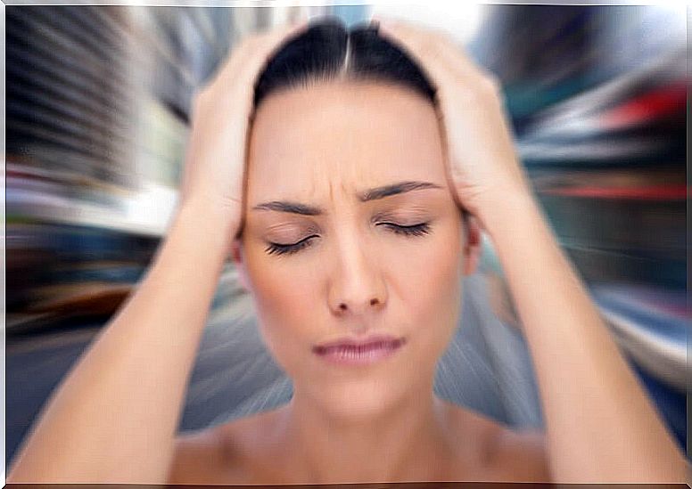 woman representing that anxiety causes dizziness