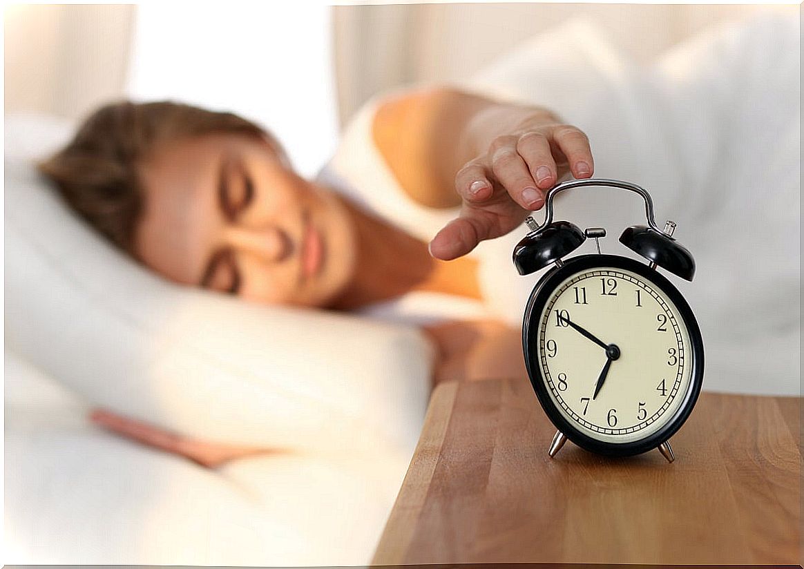 Waking up an hour earlier can help fight depression